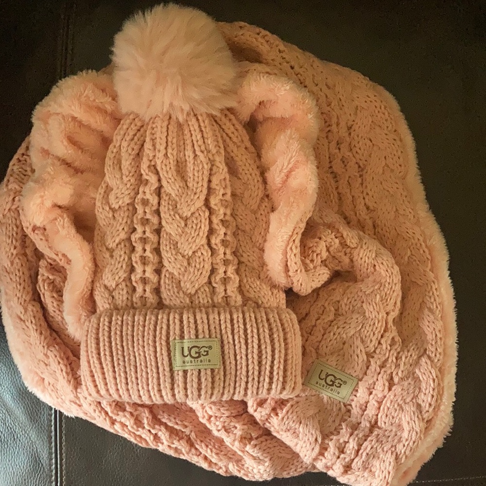 UGG australia hat and scarf